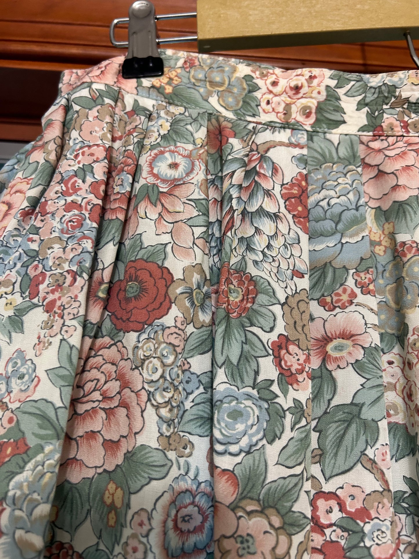 Vintage Floral Skirt L/XL