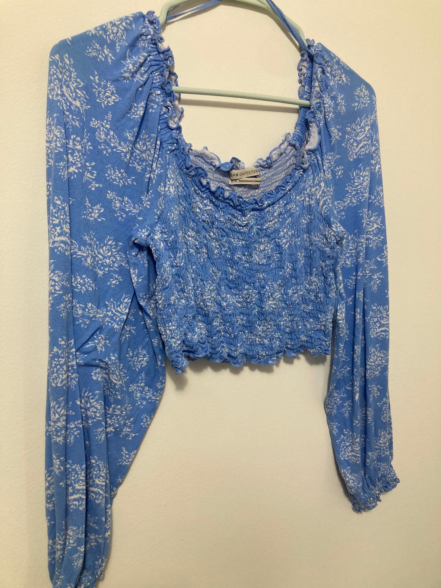 Urban Outfitters blue floral cinched top M